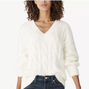 Lucky Brand Women's Cream V-Neck Cable-Knit Sweater